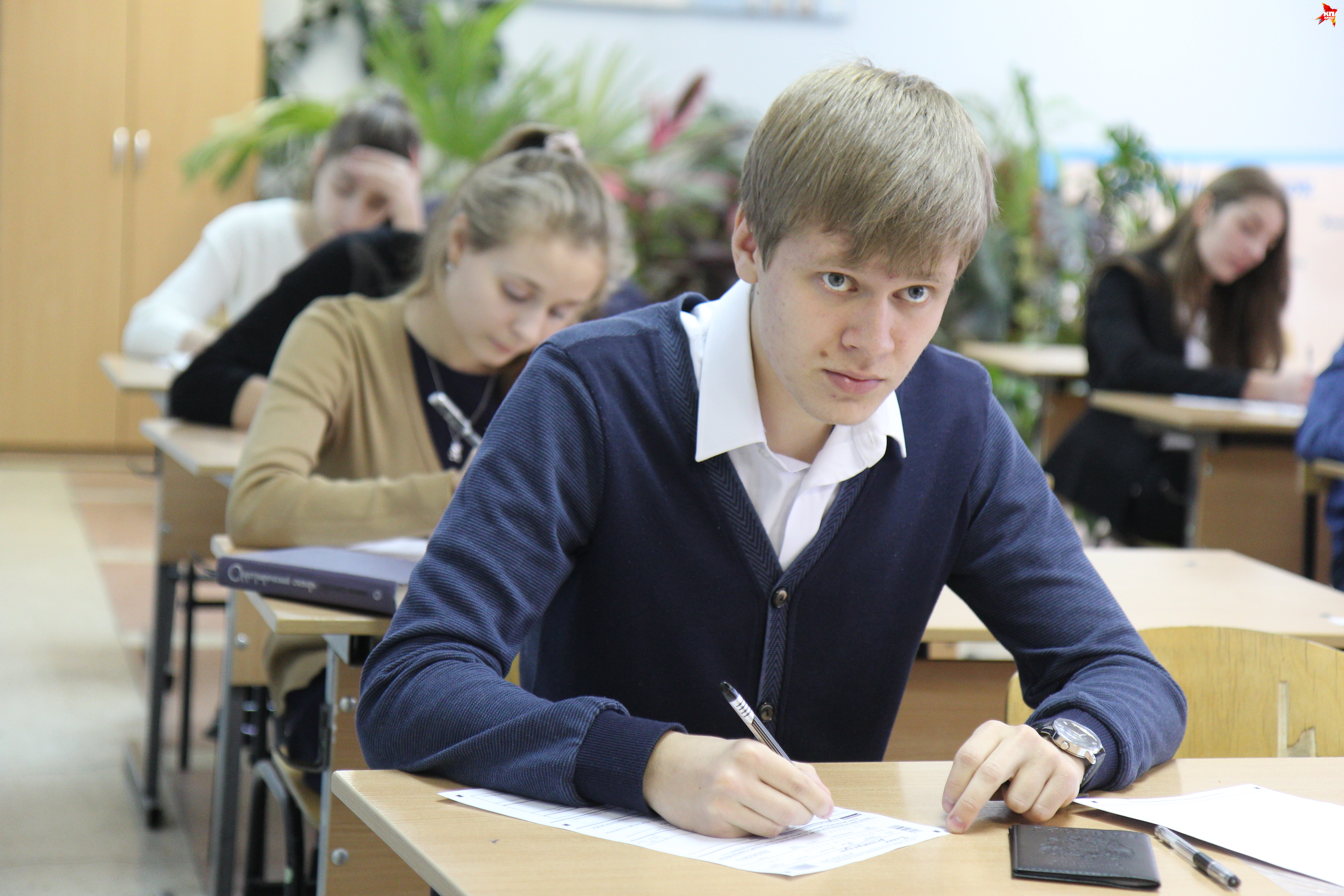 ЕГЭ-2015: больше половины иркутских школьников хотят лучше сдать экзамены, чтобы уехать из региона навсегда