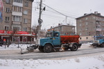 Из-за снегопадов Новосибирск превратился в одну большую Дорогу жизни...