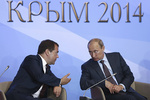 Владимир Путин: Крым должен стать линией не разлома, а примирения красных и белых