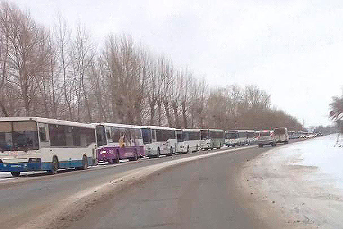 Автобусы Омска вернулись к работе после недельного простоя из-за нехватки топлива