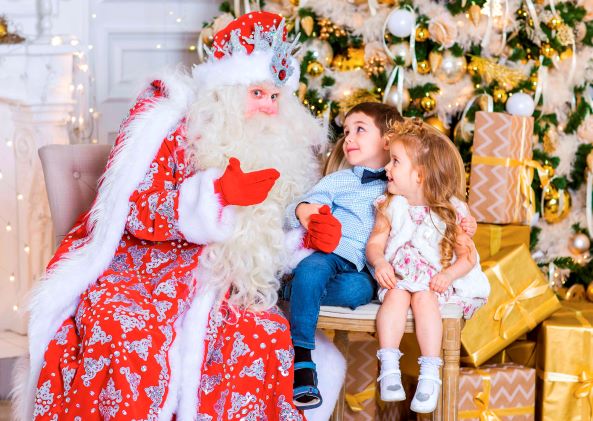 Новогодние елки в 2019-2020 году в Москве и Санкт-Петербурге новые фото Новогодние елки в 2019-2020 году в Москве и Санкт-Петербурге новые фото