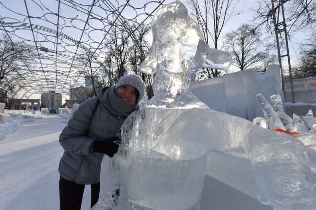 Смотреть Ледяные скульптуры в Москве 2019 видео Смотреть Ледяные скульптуры в Москве 2019 видео