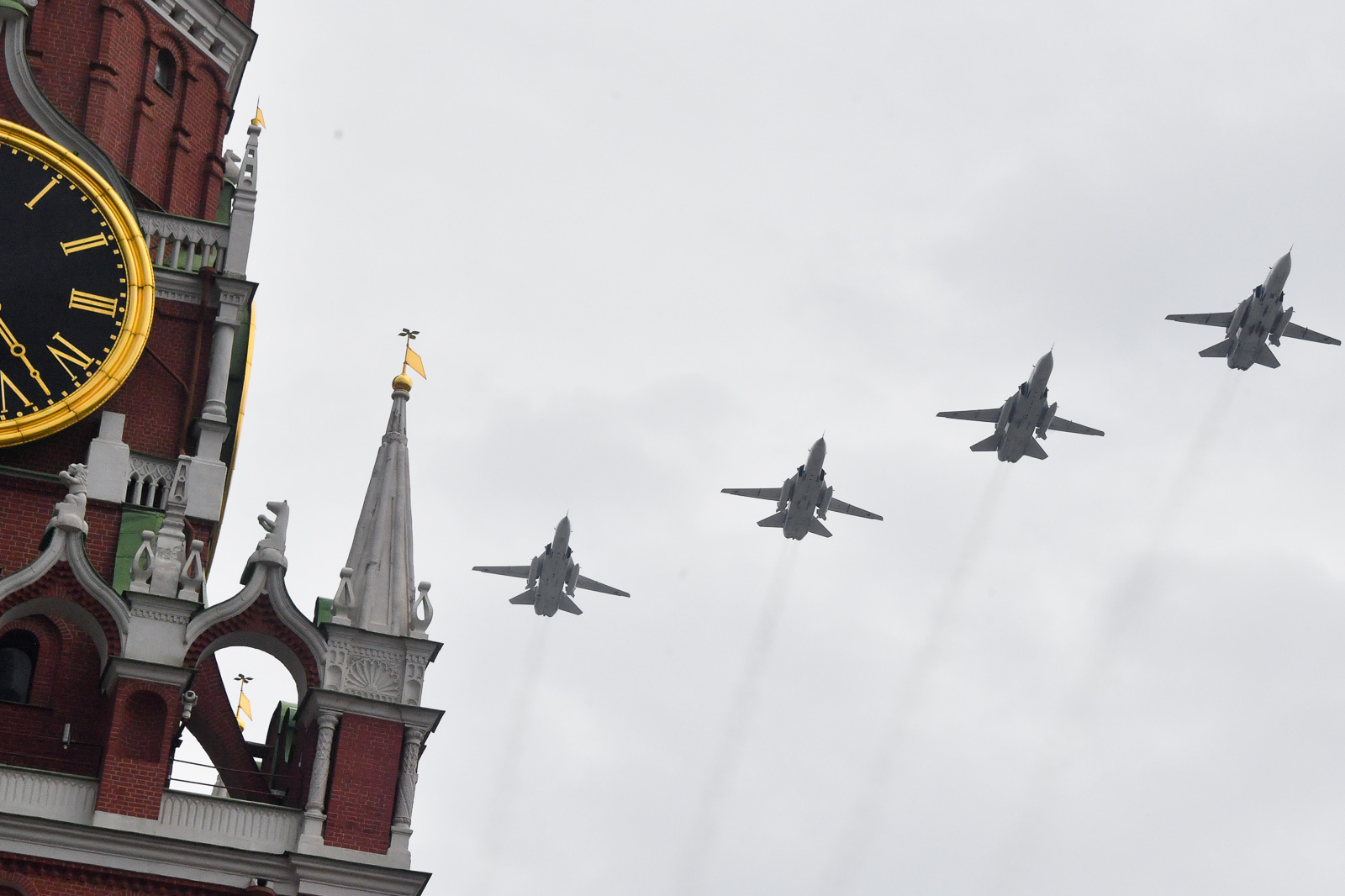 Какие самолеты участвуют в воздушном параде в Москве 9 мая 2020 года?