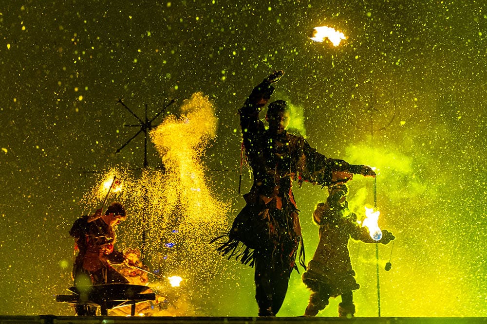 Новогодние гуляния на дворцовой. Дворцовая площадь в санкт-петербурге новый год. Шоу в спб на новогодние праздники. Празднование нового года в петербурге. Дворцовая площадь в санкт-петербурге 2022 год.