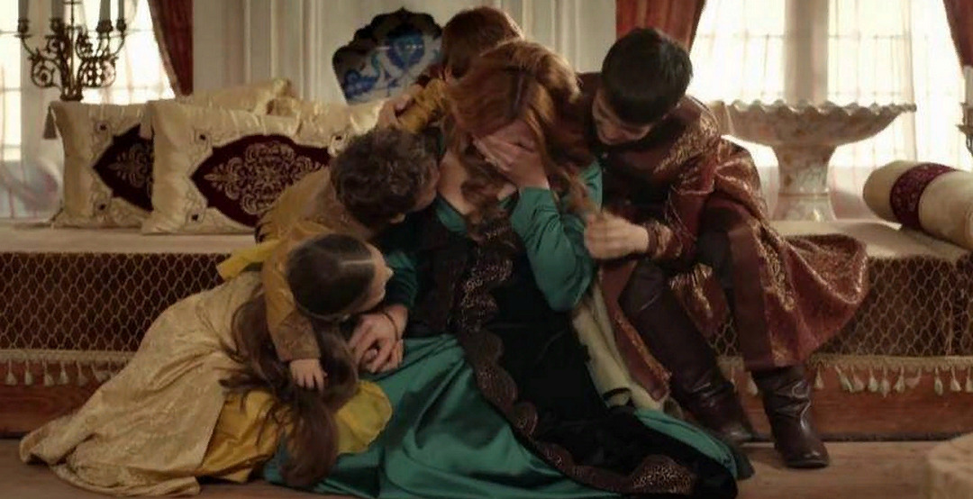 дети хюррем султан и сулеймана великолепного века. второй ребенок хюррем. великолепный век дети хюррем султан. дети султана и хюррем. дети хюррем султан.