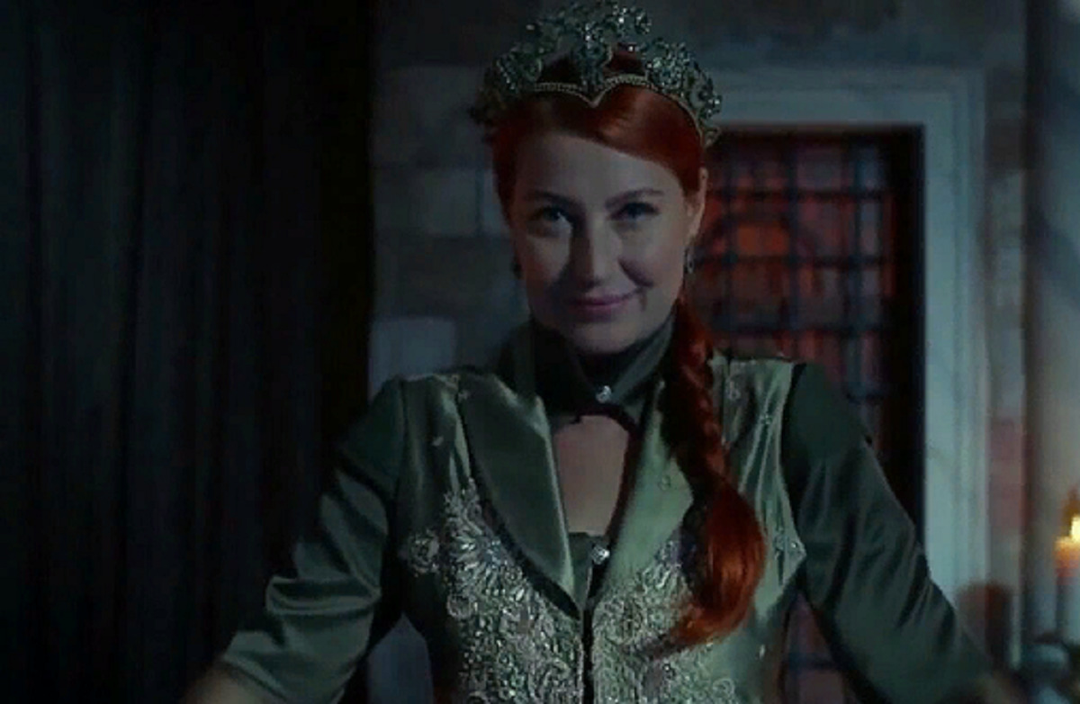 Вахиде в роли хюррем. Вахиде в роли хюррем. Вахиде перчин роли. Хюррем 2021. Вахиде перчин фото.