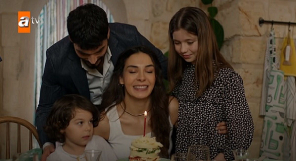 Чем закончилось ветреный турецкий. Миран Рейян турецкий сериал. Азра и Миран турецкая сериал ветреный. Миран в ветренный сериал. Ветреный турецкий сериал герои.