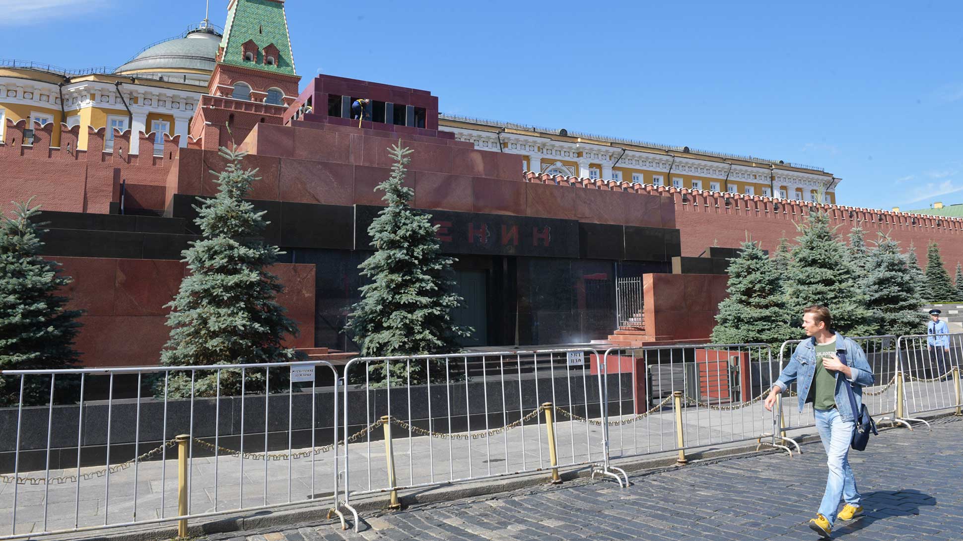 Мавзолей фото. Мавзолей Ленина в Москве. Мавзолей Ленина некрополь.