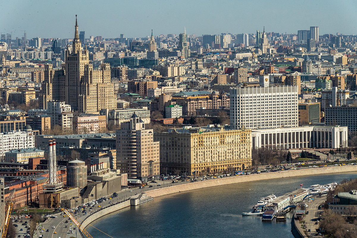 Богатые города москвы. Богатые места в Москве. Переезжают в город. ПМЖ Москва. Богатые стороны Москвы.