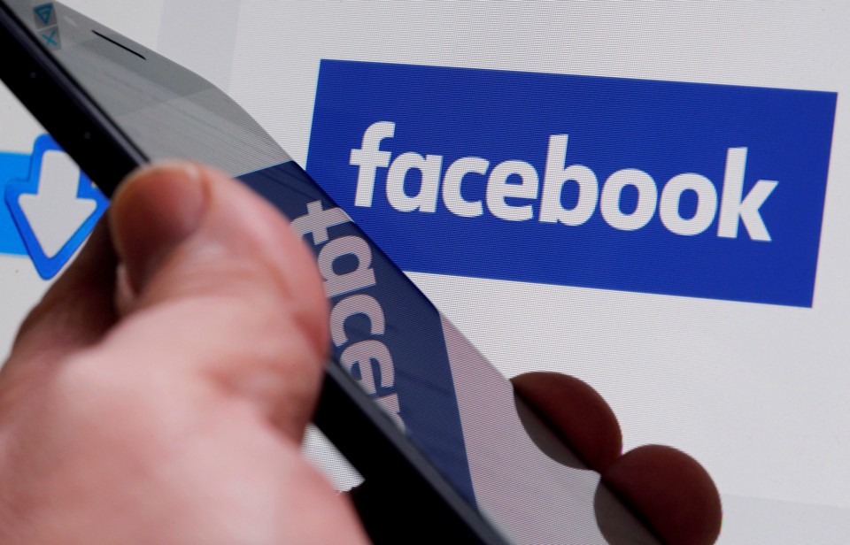 Ведомости: Роскомнадзор готовит на Facebook протокол за повторное неудаление контента