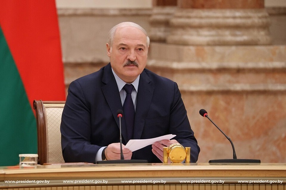 Послы 9 стран вручили Лукашенко верительные грамоты
