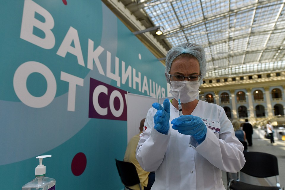 В Роспотребнадзоре рассказали об особенностях вакцинации от ковида людей серебряного возраста
