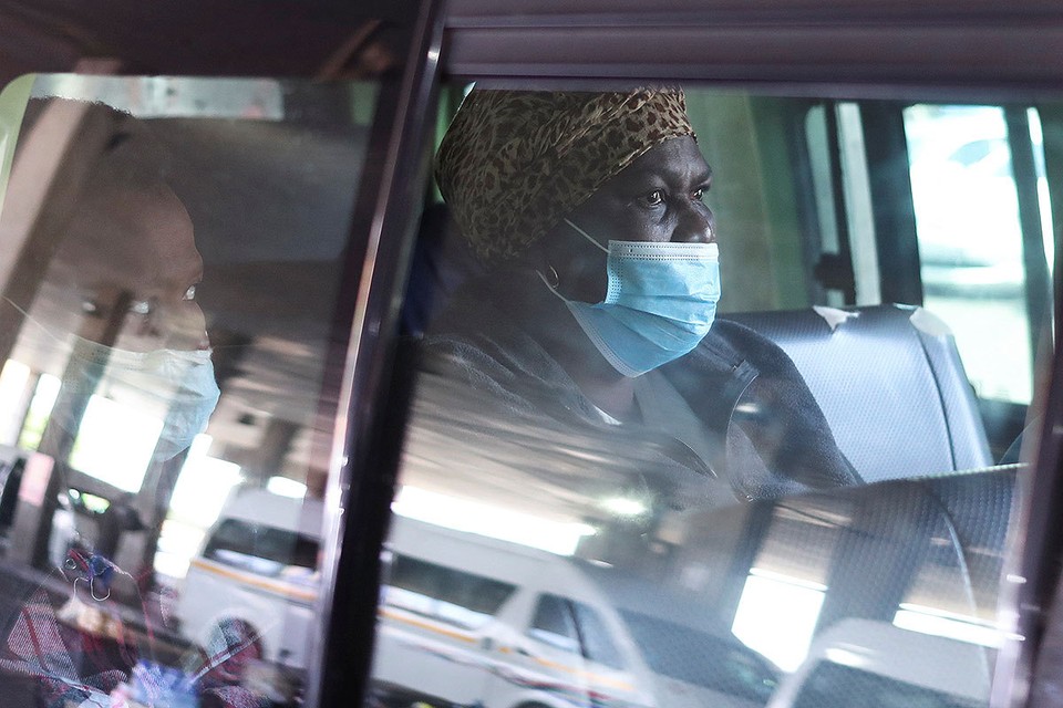 Перестанут ли работать вакцины, лекарства и тесты на коронавирус: известный ученый оценил, чем может грозить человечеству «южноафриканский монстр»