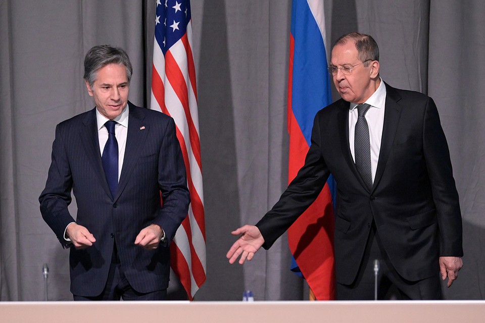Bloomberg: На дипломатическом ужине Лавров поспорил с госсекретарем США о Майдане