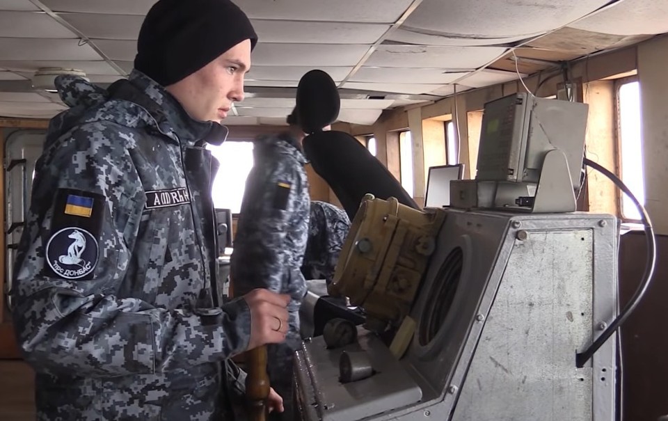 Прорыв не прошел, но провокация состоялась: направлявшийся к Керченскому проливу корабль ВМС Украины дал деру
