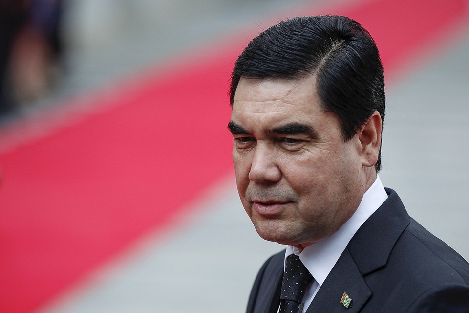 Претендентов просят не беспокоиться: Президент Туркменистана передаст власть молодому 