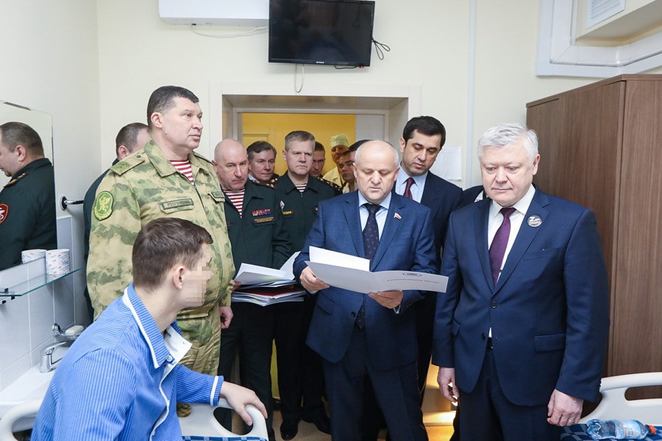 В госпитале Росгвардии чествовали героев спецоперации на Украине