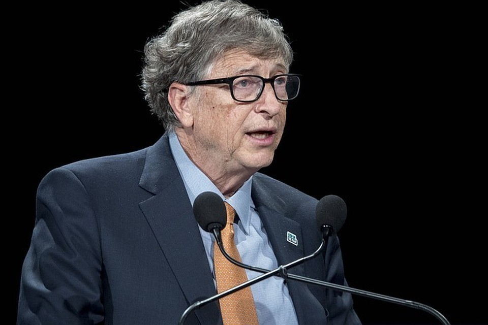 Билл Гейтс пошутил об "отслеживании людей" с помощью вакцин от коронавируса