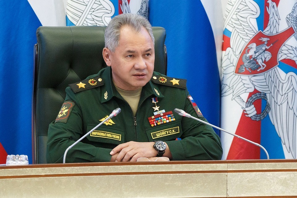 Шойгу поздравил выпускников военных вузов