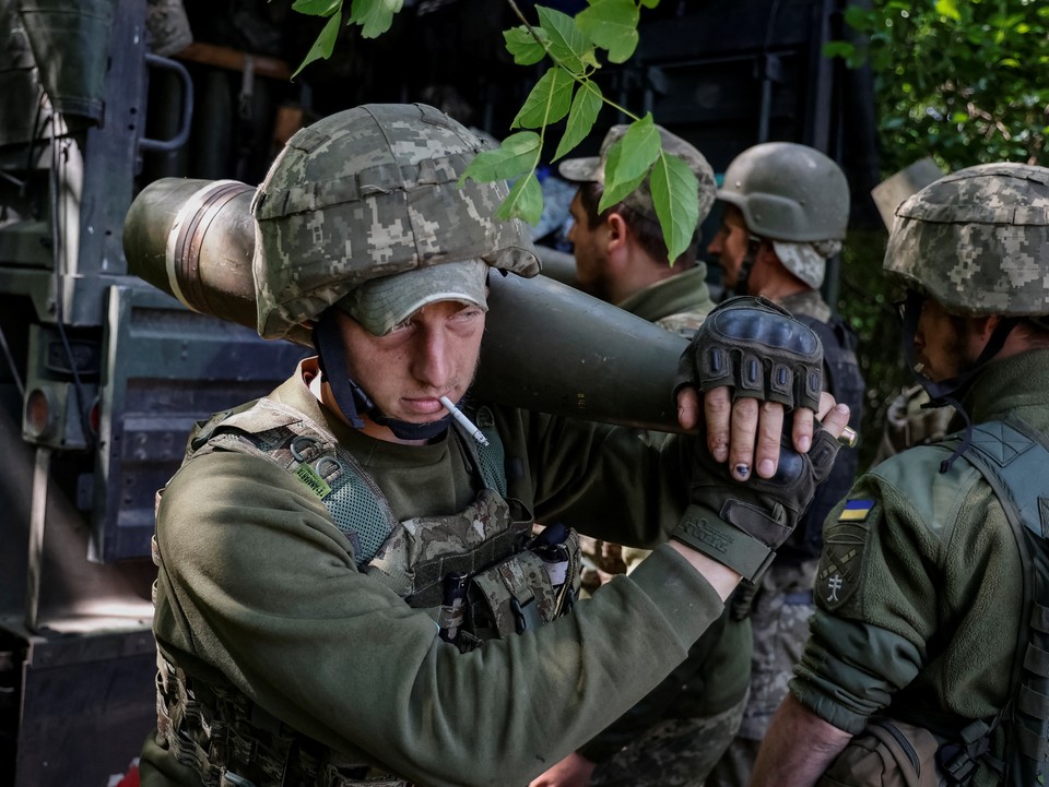 Минобороны: артбатарея ВСУ специально бьет по Харькову, чтобы в освободившихся квартирах устроить боевые позиции
