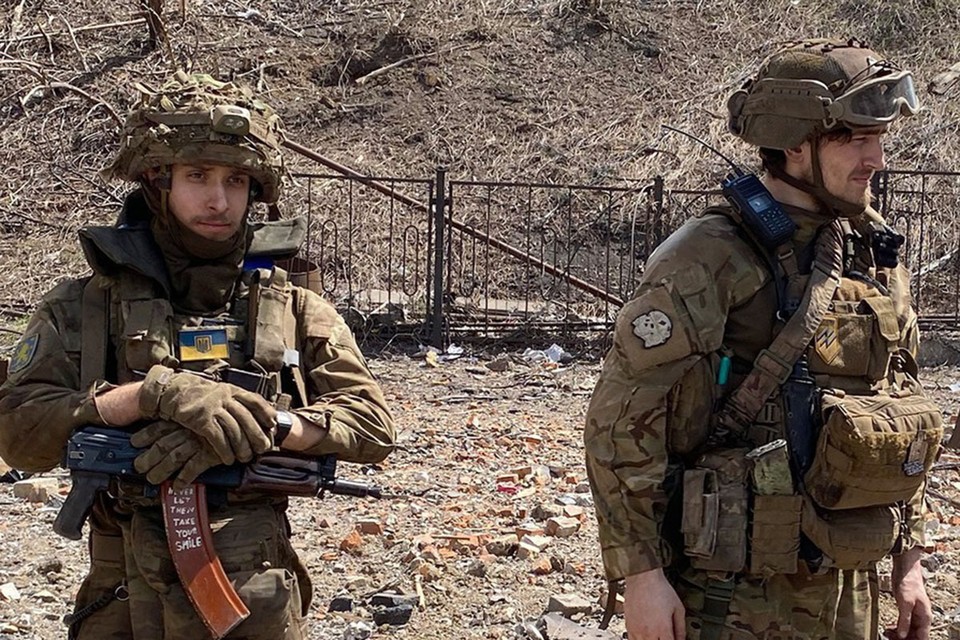 Зачем Киеву отдали боевиков «Азова»