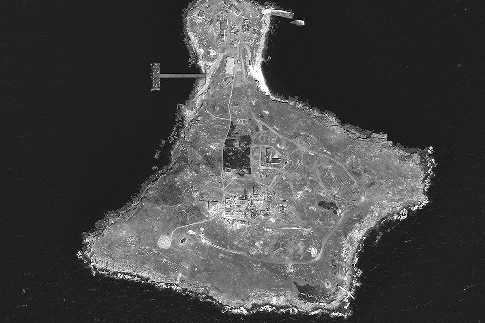 Почему Россия ушла со Змеиного