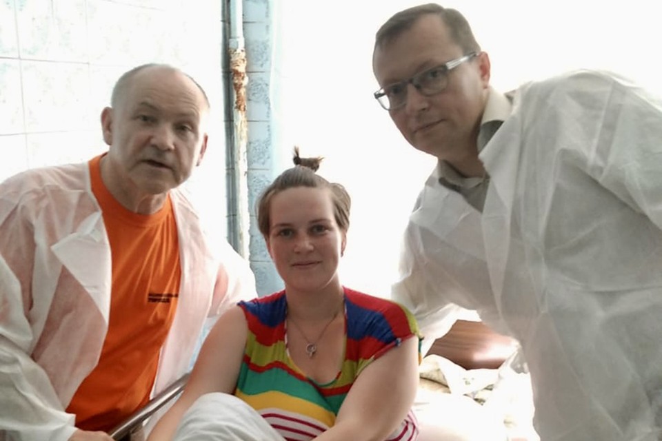 Когда головорезы Азова* ворвались в город, многие девушки поисчезали: Страшная правда от женщин Донбасса