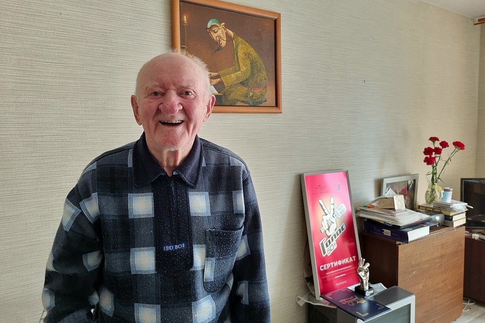 Хотел жить в отдельной квартире, но не дождался: умер 97-летний победитель шоу Голос. 60