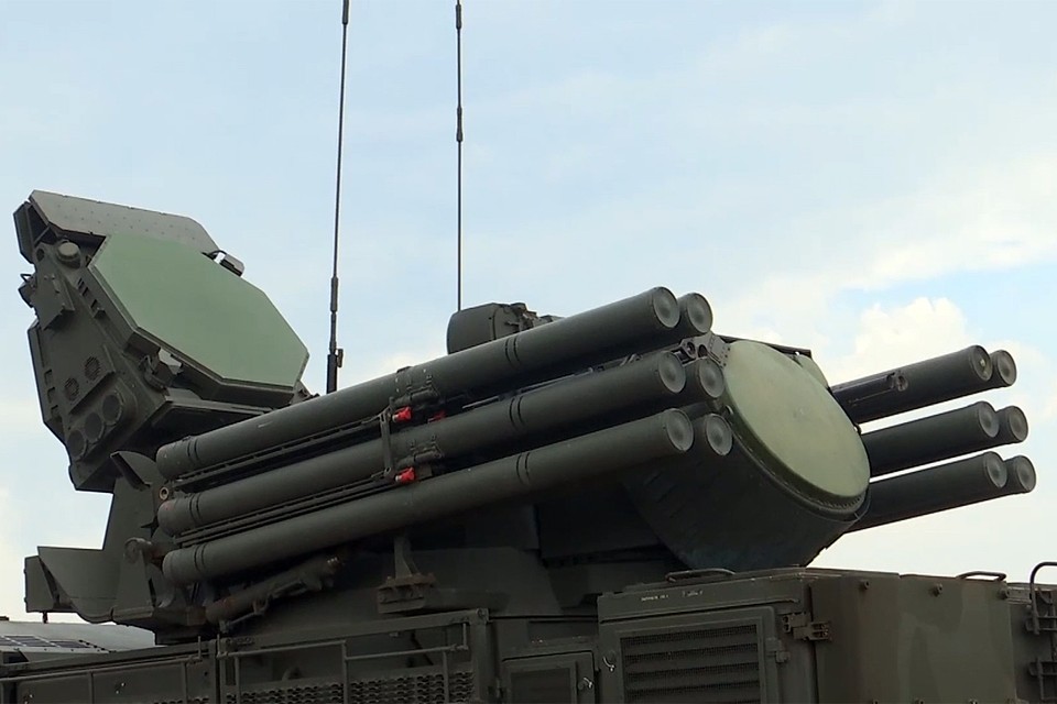 Минобороны демонстрирует, как Панцирь-С1 прикрывает от ракет и беспилотников Запорожскую АЭС