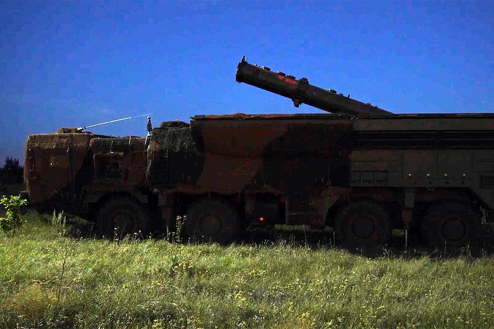 Минобороны России показало ночной пуск Искандера на Украине