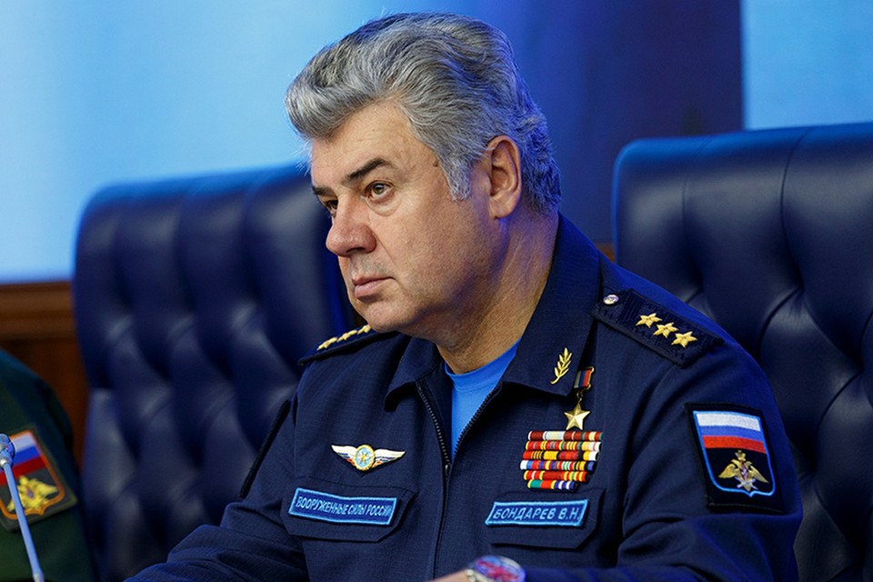 Экс-Главком Воздушно-космических Сил РФ, Герой России генерал-полковник Виктор Бондарев: Я написал рапорт - хочу вернуться на поле боя