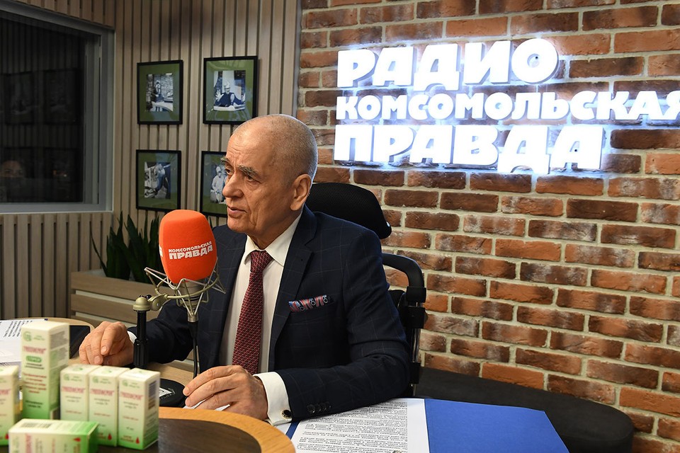 Академик РАН Геннадий Онищенко рассказал, отступает ли ковид и когда лучше сделать прививку от гриппа