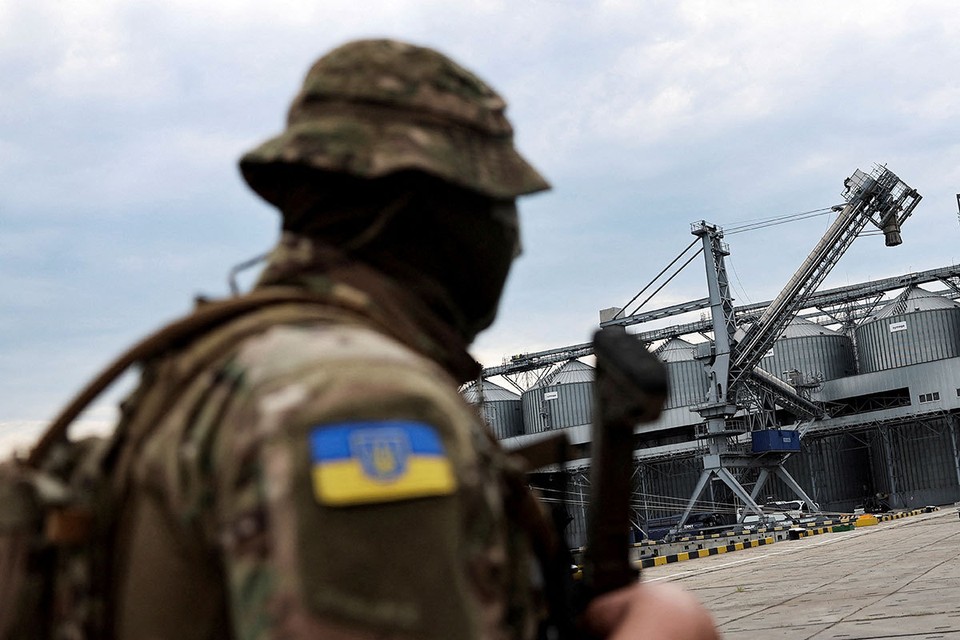 Украина использовала зону безопасности зернового коридора для атаки на корабли в Севастополе
