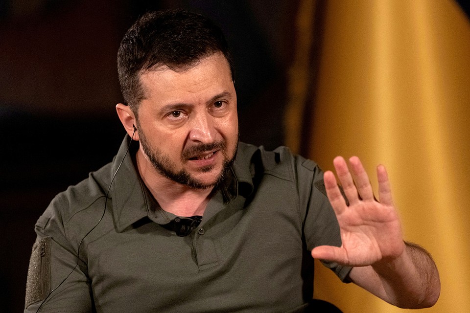 Зеленский раскулачил украинских олигархов