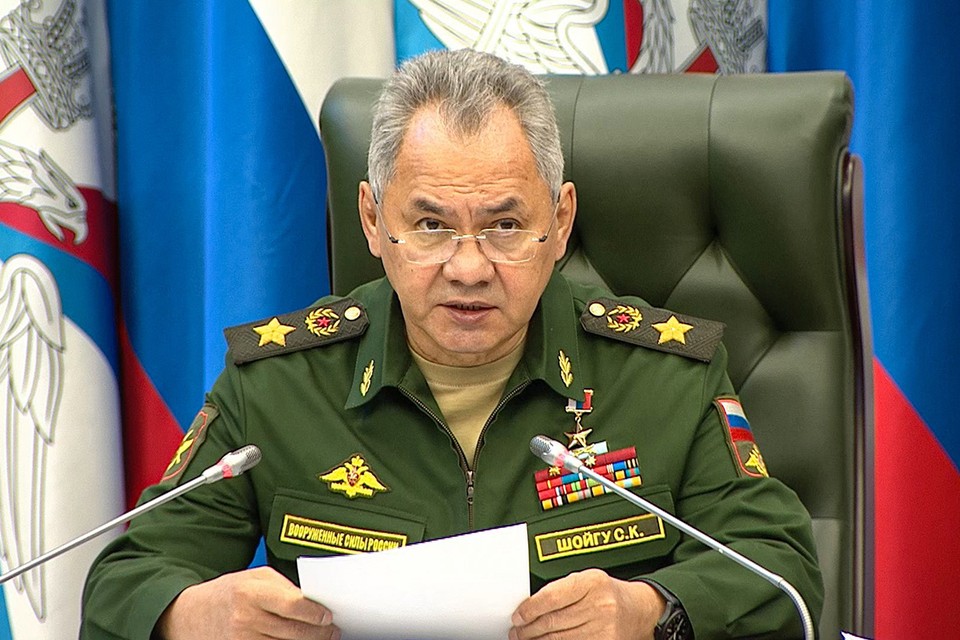 Шойгу посетил командный пункт Объединенной группировки российских войск