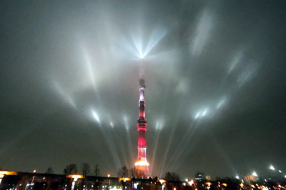 У Останкинской башни открыли Галерею звезд