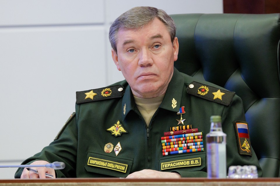 Минобороны опровергло фейк о контактах Герасимова с Бауэром