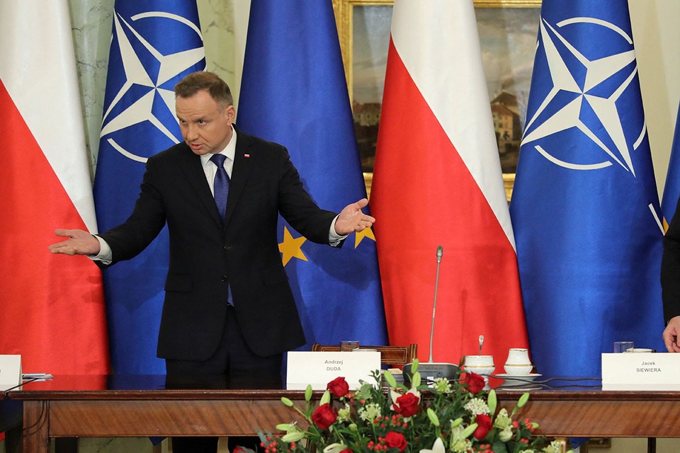 Российская разведка предупреждает: Польша готовится захватить Западную Украину