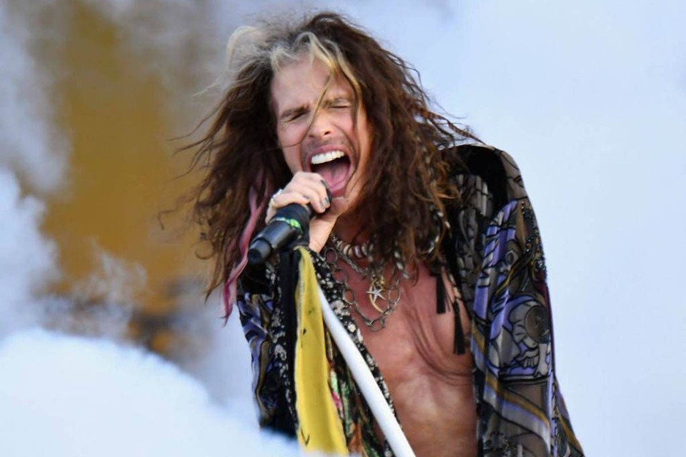 Лидера Aerosmith Стивена Тайлера обвинили в совращении несовершеннолетней