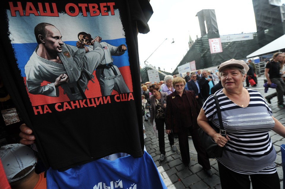 По сравнению с распадом СССР это ничто: Японского журналиста поразила реакция россиян на санкции