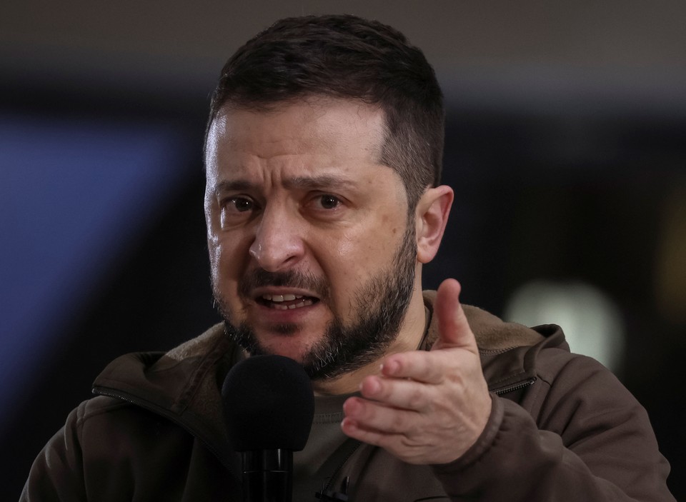 Воровали миллиарды, летели головы: Что на самом деле означают массовые отставки в окружении Зеленского