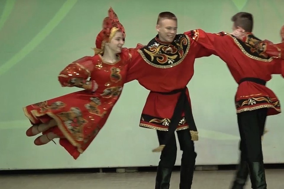Наши кадеты сплясали в Индии калинку-малинку