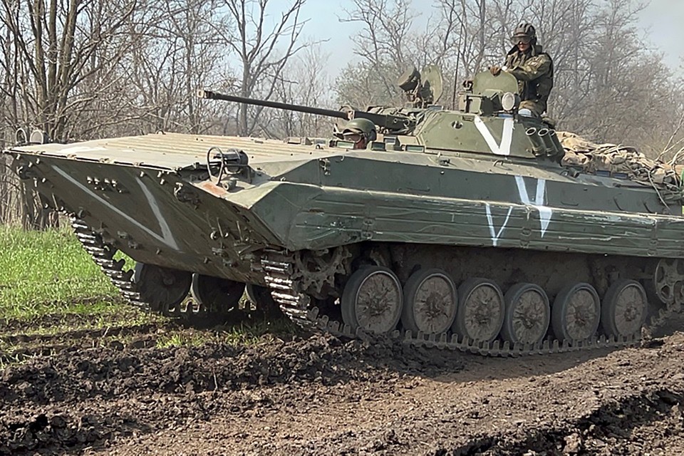Герой спецоперации Z старший прапорщик Васильев выбил врага с позиций прямой наводкой