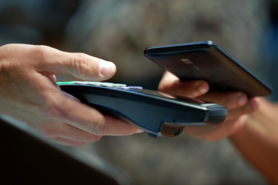 Новые платежные стикеры Tinkoff Pay: как вернуться к бесконтактной оплате покупок с помощью мобильного телефона