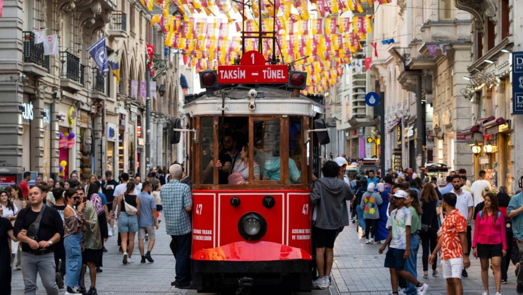 Улица Истикляль