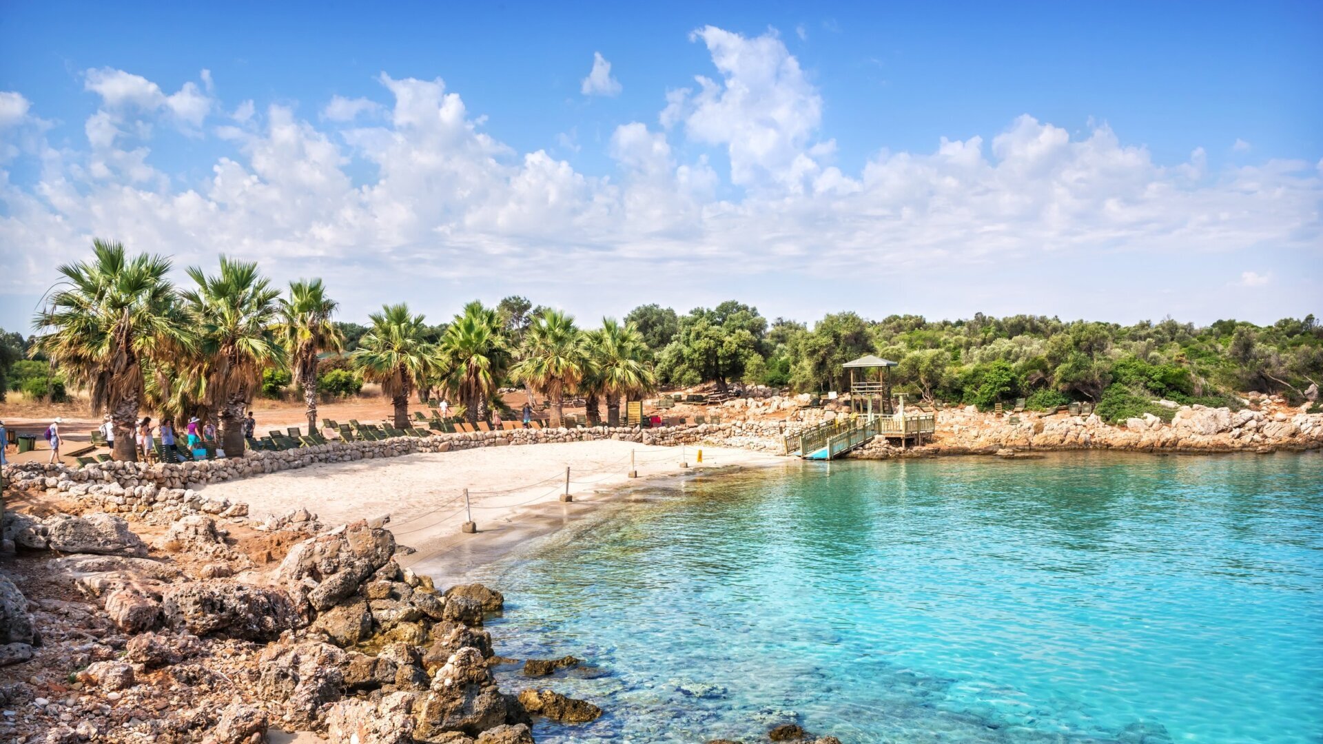 Пляж на острове Клеопатры.