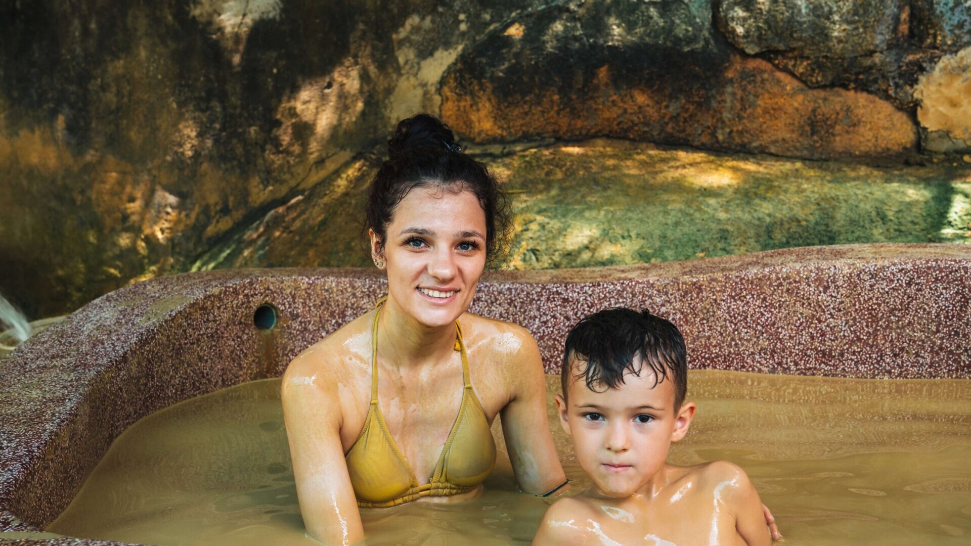 Прием грязевой ванны в спа-центре Thap Ba Hot Springs. 