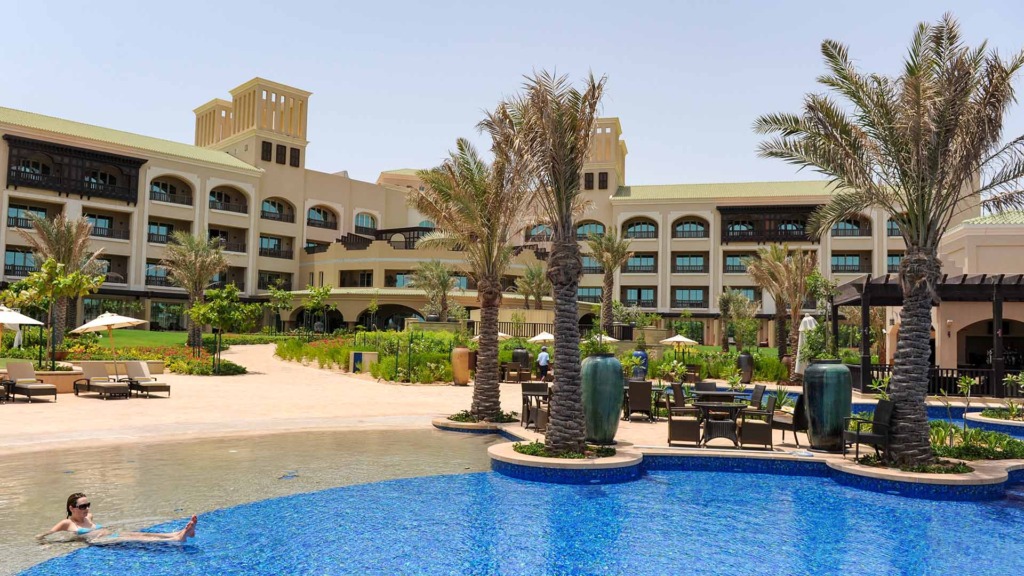 Курорт «Остров пустыни» на острове Сир-Бани-Яс