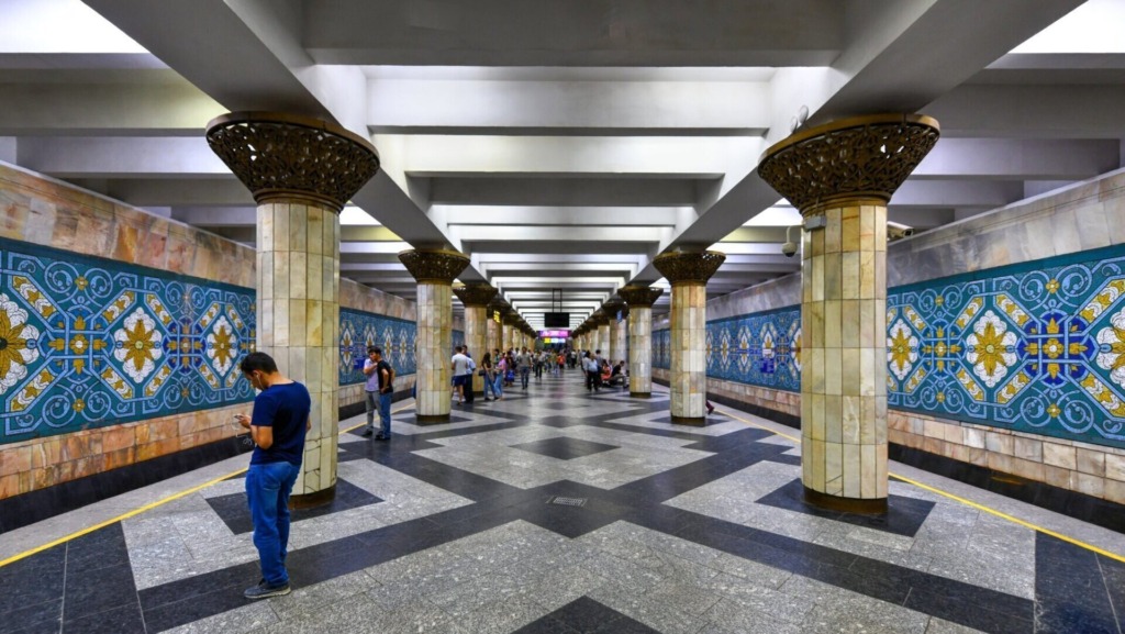 Станция метрополитена ​​«Пахтакор» в Ташкенте.