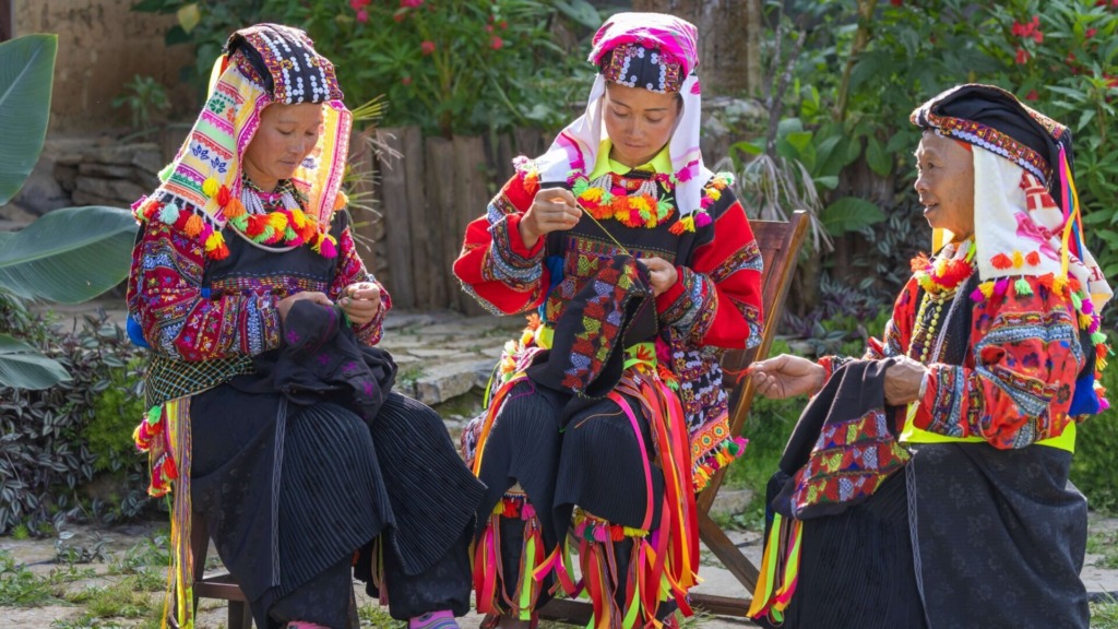 Женщины за рукоделием, провинция Хажанг.